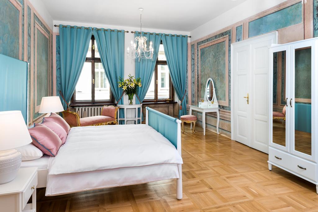 P&J Luxury Apartments Красков Екстериор снимка