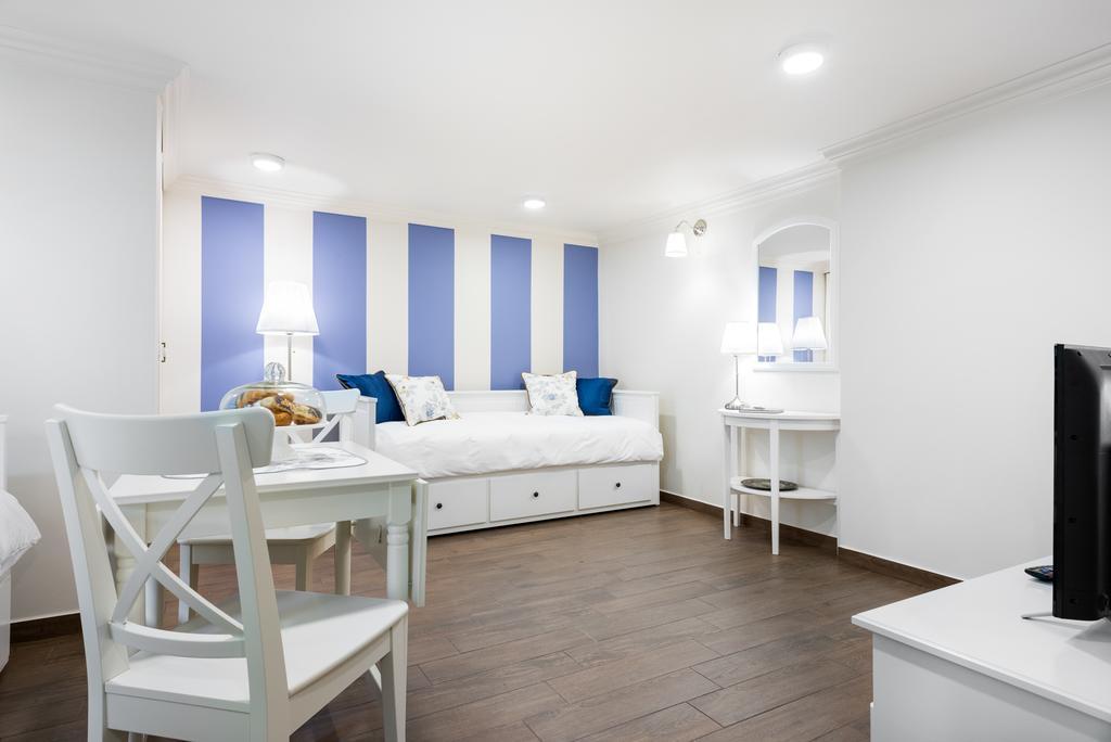P&J Luxury Apartments Красков Екстериор снимка