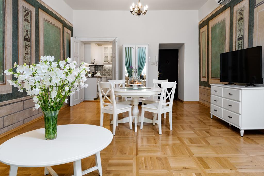 P&J Luxury Apartments Красков Екстериор снимка
