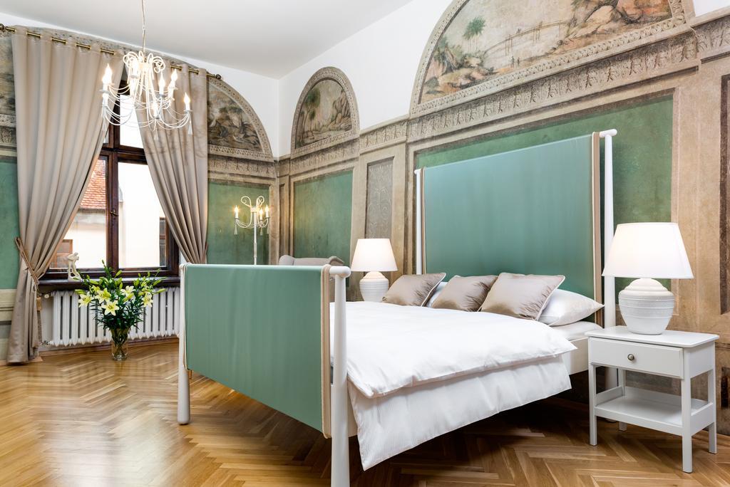P&J Luxury Apartments Красков Екстериор снимка