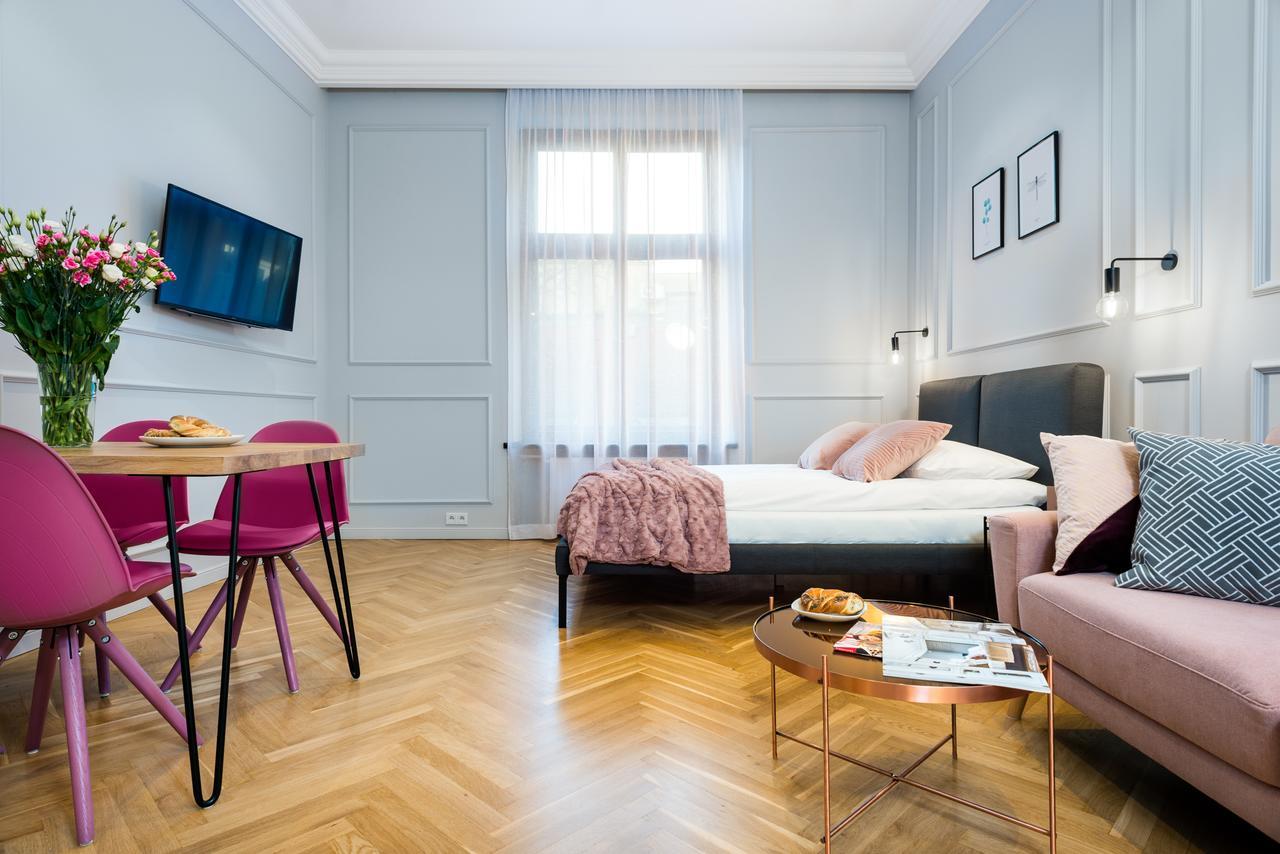 P&J Luxury Apartments Красков Екстериор снимка