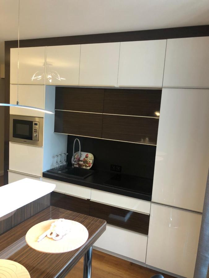 P&J Luxury Apartments Красков Екстериор снимка