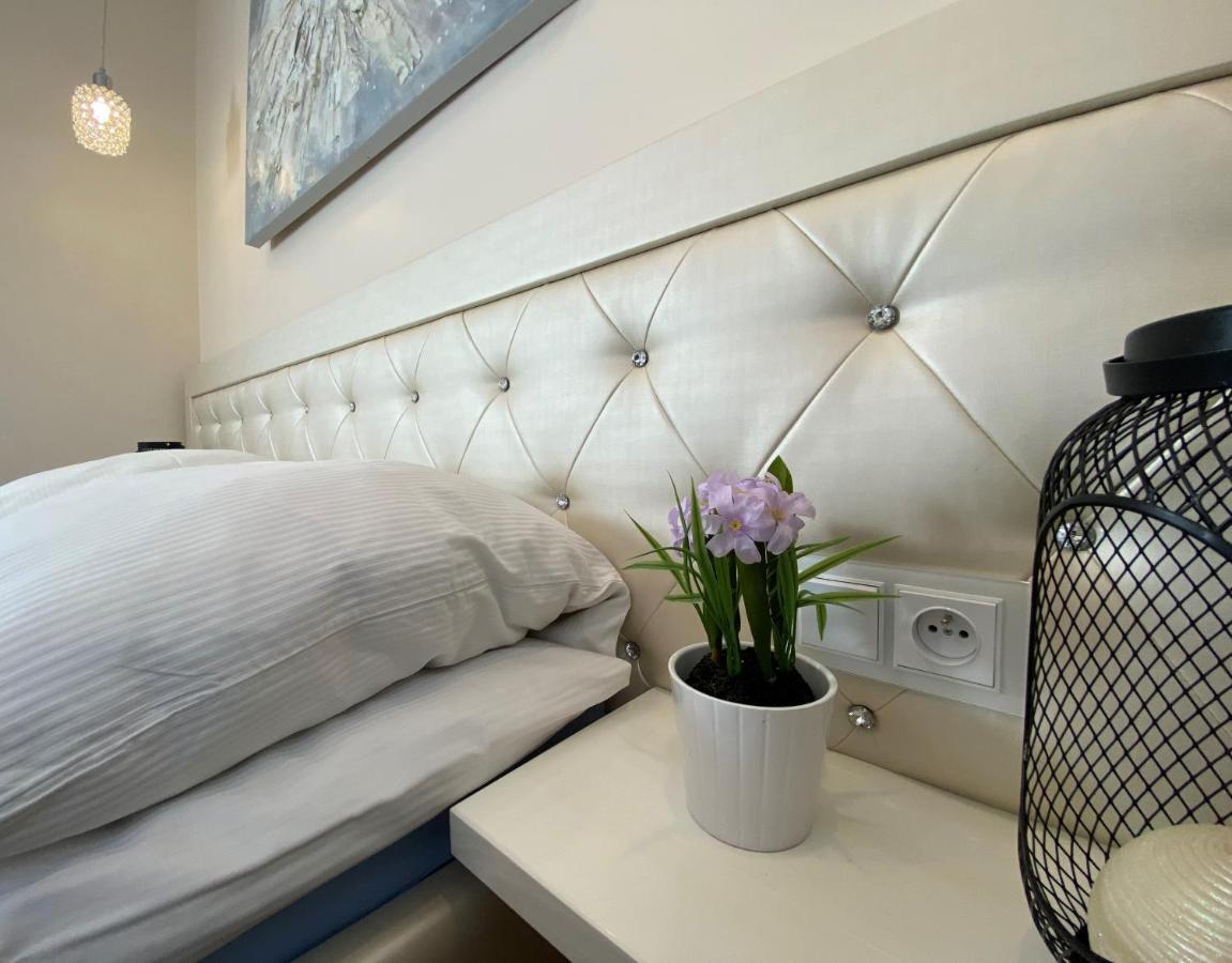 P&J Luxury Apartments Красков Екстериор снимка